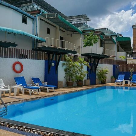Rattana Beach Hotel By Shanaya Karon Екстер'єр фото