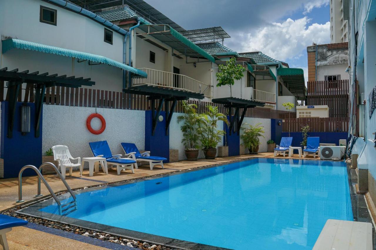 Rattana Beach Hotel By Shanaya Karon Екстер'єр фото